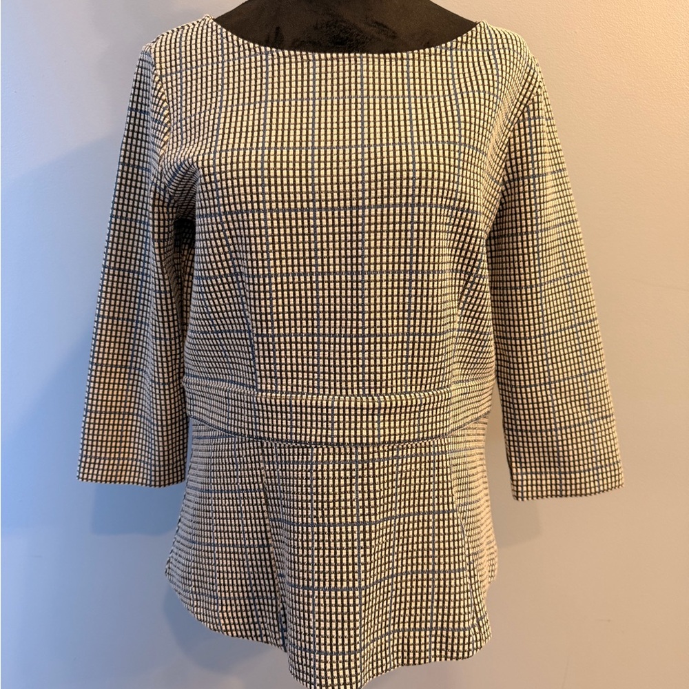 Ann Taylor Black and White Knit Top
